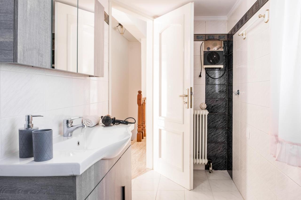 The Home Sweet Home - Family Friendly 2 Floor Apartment Kalamata Esterno foto