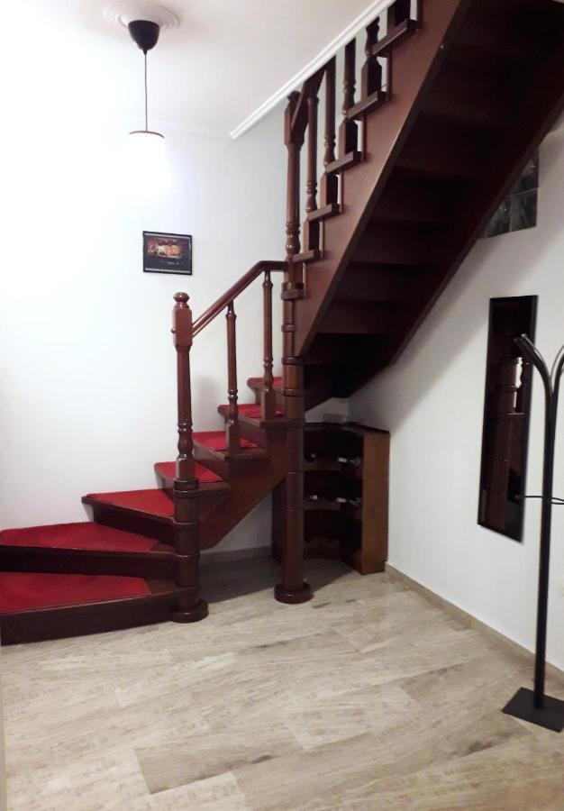 The Home Sweet Home - Family Friendly 2 Floor Apartment Kalamata Esterno foto